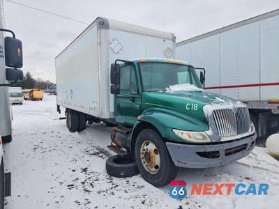 2008 INTERNATIONAL 4300 BOX TRUCK 1HTMMAAL08H580354 - główne zdjęcie licytacji z USA - miniatura