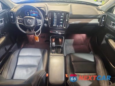 Zdjęcie 8 z 13 samochodu: 2025 VOLVO XC40 CORE VIN:YV4L12UJ6S2475097 - miniatura