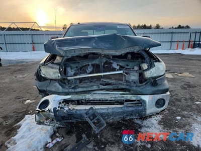 Piąte zdjęcie samochodu w środku: 2011 TOYOTA TUNDRA DOUBLE CAB SR5 VIN:5TFUM5F14BX021916 - miniatura