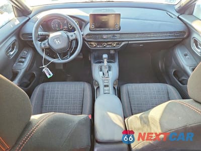 Zdjęcie 8 z 14 samochodu: 2025 HONDA HR-V SPORT VIN:3CZRZ2H5XSM790569 - miniatura