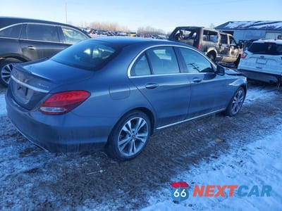 Trzecie zdjęcie samochodu z tyłu: 2018 MERCEDES-BENZ C 300 4MATIC VIN:55SWF4KB6JU281883 - miniatura