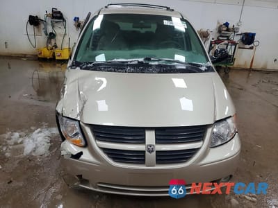 Piąte zdjęcie samochodu w środku: 2007 DODGE GRAND CARAVAN SXT VIN:2D4GP44L47R272138 - miniatura