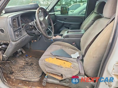 Zdjęcie 7 z 12 samochodu: 2007 CHEVROLET SILVERADO C2500 HEAVY DUTY VIN:1GCHC23D37F156285 - miniatura