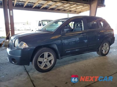 2008 JEEP COMPASS SPORT 1J8FT47WX8D644444 - główne zdjęcie licytacji z USA - miniatura