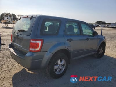 Trzecie zdjęcie samochodu z tyłu: 2011 FORD ESCAPE XLS VIN:1FMCU9C77BKC35044 - miniatura