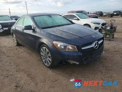 Czwarte zdjęcie samochodu z boku: 2018 MERCEDES-BENZ CLA 250 VIN:WDDSJ4EB4JN589832 - miniatura