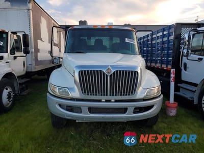 Piąte zdjęcie samochodu w środku: 2013 INTERNATIONAL 4300 FLATBED TRUCK VIN:1HTMMAAL1DH183729 - miniatura