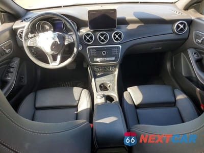 Zdjęcie 8 z 11 samochodu: 2019 MERCEDES-BENZ CLA 250 VIN:WDDSJ4EB5KN704813 - miniatura