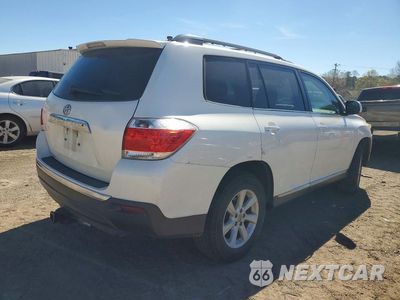 Trzecie zdjęcie samochodu z tyłu: 2013 TOYOTA HIGHLANDER BASE VIN:5TDZK3EH9DS131884 - miniatura