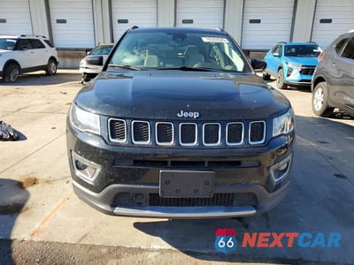 Piąte zdjęcie samochodu w środku: 2019 JEEP COMPASS LIMITED VIN:3C4NJDCB5KT650942 - miniatura