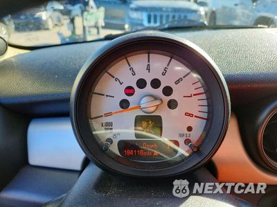 Zdjęcie 9 z 12 samochodu: 2011 MINI COOPER VIN:WMWSU3C50BT091209 - miniatura