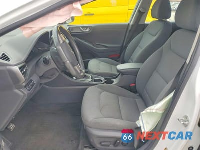 Zdjęcie 7 z 12 samochodu: 2020 HYUNDAI IONIQ SE VIN:KMHC75LC6LU235524 - miniatura