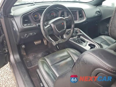 Zdjęcie 8 z 11 samochodu: 2018 DODGE CHALLENGER SXT VIN:2C3CDZAG0JH260272 - miniatura