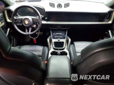 Zdjęcie 8 z 13 samochodu: 2024 PORSCHE CAYENNE TURBO GT VIN:WP1BK2AY2RDA72499 - miniatura
