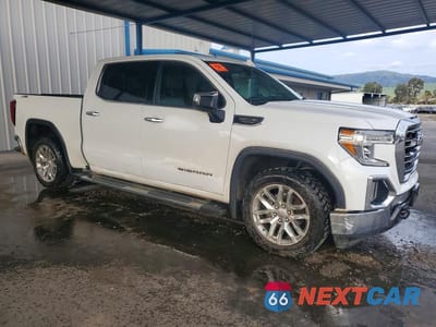 Czwarte zdjęcie samochodu z boku: 2022 GMC SIERRA LIMITED K1500 SLT VIN:3GTU9DEDXNG157967 - miniatura