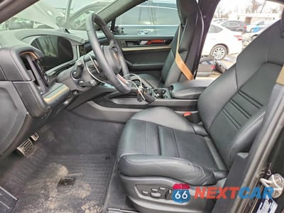 Zdjęcie 7 z 13 samochodu: 2025 PORSCHE CAYENNE GTS COUPE VIN:WP1BG2AY7SDA43393 - miniatura