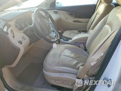 Zdjęcie 7 z 13 samochodu: 2013 BUICK LACROSSE VIN:1G4GC5E39DF334208 - miniatura