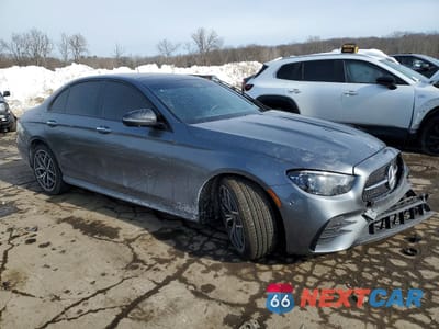 Czwarte zdjęcie samochodu z boku: 2022 MERCEDES-BENZ E 450 4MATIC VIN:W1KZF5KBXNB035924 - miniatura