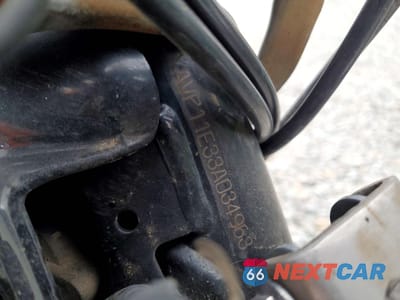 Zdjęcie 9 z 10 samochodu: 2003 YAMAHA XVS1100 A VIN:JYAVP11E33A034963 - miniatura