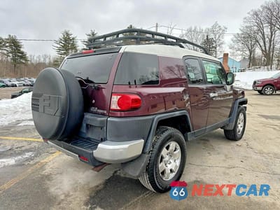 Trzecie zdjęcie samochodu z tyłu: 2007 TOYOTA FJ CRUISER BASE VIN:JTEBU11F470051562 - miniatura