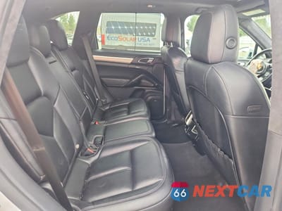 Zdjęcie 10 z 13 samochodu: 2016 PORSCHE CAYENNE GTS VIN:WP1AD2A24GLA79975 - miniatura