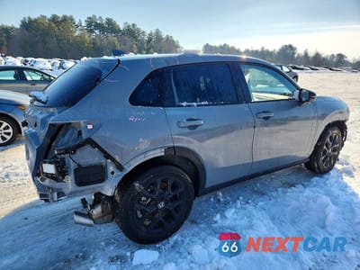 Trzecie zdjęcie samochodu z tyłu: 2025 HONDA HR-V SPORT VIN:3CZRZ2H5XSM790569 - miniatura