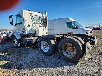 Trzecie zdjęcie samochodu z tyłu: 2000 VOLVO VNM SEMI TRUCK VIN:4V4MD2UF2YN249628 - miniatura