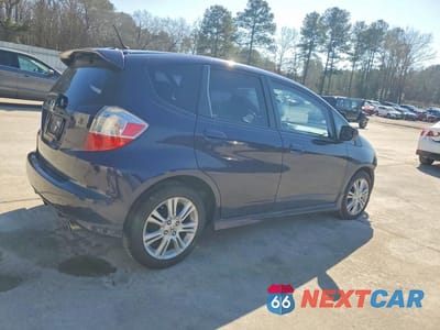 Trzecie zdjęcie samochodu z tyłu: 2010 HONDA FIT SPORT VIN:JHMGE8H48AC026253 - miniatura