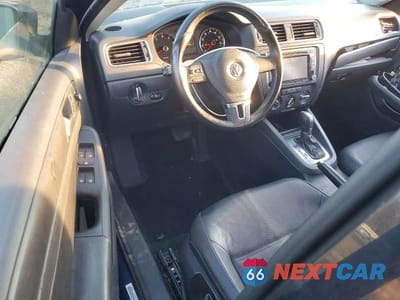 Zdjęcie 8 z 11 samochodu: 2012 VOLKSWAGEN JETTA VIN:3VWDP7AJ2CM452026 - miniatura