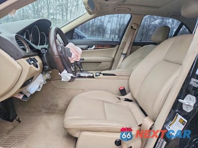 Zdjęcie 7 z 11 samochodu: 2014 MERCEDES-BENZ C 300 4MATIC VIN:WDDGF8AB6ER317575 - miniatura
