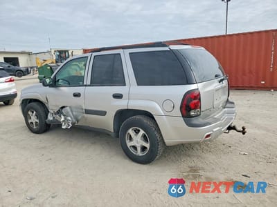 Drugie zdjęcie samochodu z przodu: 2005 CHEV TRAILBLAZER VIN:1GNDT13SX52260260 - miniatura