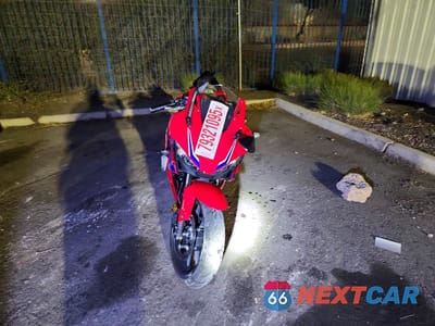 Drugie zdjęcie samochodu z przodu: 2025 HONDA CBR500 RA VIN:MLHPC7051S5102193 - miniatura