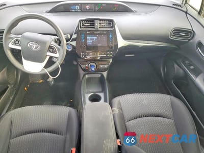 Zdjęcie 8 z 11 samochodu: 2018 TOYOTA PRIUS TWO VIN:JTDKBRFUXJ3589205 - miniatura