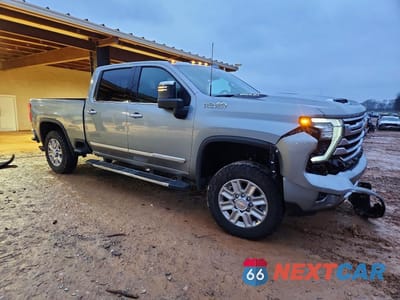 Czwarte zdjęcie samochodu z boku: 2024 CHEVROLET SILVERADO K2500 HIGH COUNTRY VIN:2GC4YRE71R1225422 - miniatura