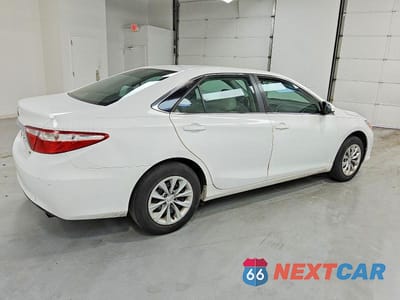 Trzecie zdjęcie samochodu z tyłu: 2015 TOYOTA CAMRY LE VIN:4T1BF1FK7FU982029 - miniatura