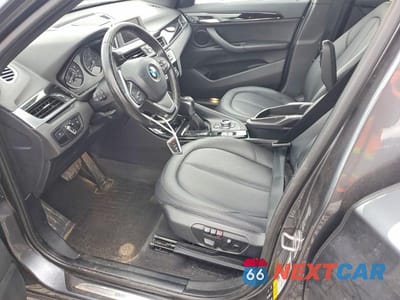 Zdjęcie 7 z 13 samochodu: 2016 BMW X1 VIN:WBXHT3C35G5F63940 - miniatura