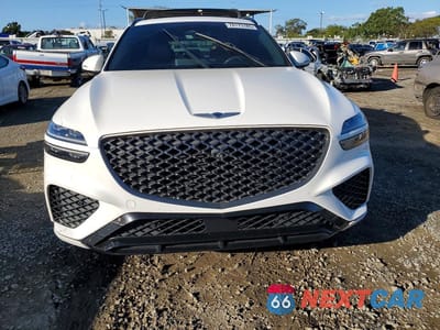 Piąte zdjęcie samochodu w środku: 2022 GENESIS GV70 BASE VIN:KMUMCDTC2NU020947 - miniatura