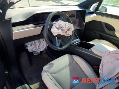 Zdjęcie 8 z 11 samochodu: 2023 TESLA MODEL X VIN:7SAXCBE69PF412575 - miniatura