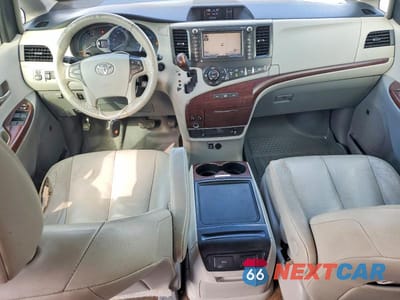 Zdjęcie 8 z 12 samochodu: 2013 TOYOTA SIENNA XLE 8-PASSENGER VIN:5TDYK3DC8DS331429 - miniatura