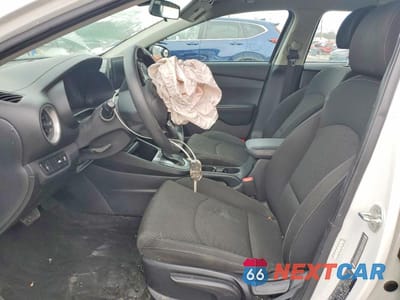 Zdjęcie 7 z 12 samochodu: 2019 KIA FORTE FE VIN:3KPF24AD7KE099391 - miniatura