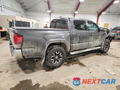 Trzecie zdjęcie samochodu z tyłu: 2019 TOYOTA TACOMA DOUBLE CAB VIN:3TMCZ5AN1KM200797 - miniatura