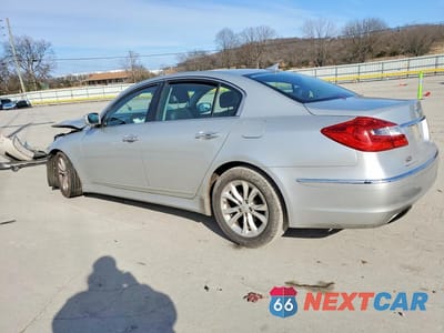 Drugie zdjęcie samochodu z przodu: 2013 HYUNDAI GENESIS 3.8L VIN:KMHGC4DD5DU226507 - miniatura