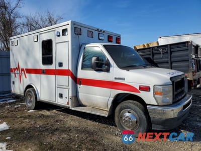 Czwarte zdjęcie samochodu z boku: 2021 FORD ECONOLINE E350 SD AMBULANCE VIN:1FDWE3FN5MDC18610 - miniatura