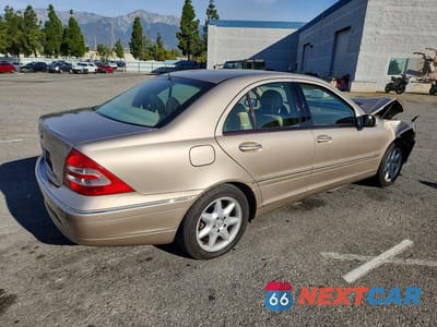 Trzecie zdjęcie samochodu z tyłu: 2002 MERCEDES-BENZ C 320 VIN:WDBRF64JX2F183384 - miniatura