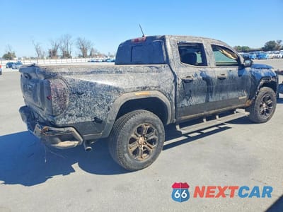 Trzecie zdjęcie samochodu z tyłu: 2024 GMC CANYON ELEVATION VIN:1GTP5BEK3R1220245 - miniatura