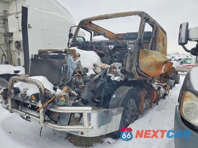 Drugie zdjęcie samochodu z przodu: 2014 VOLVO VNL SEMI TRUCK VIN:4V4NC9EH5EN162222 - miniatura