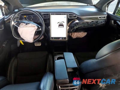 Zdjęcie 8 z 12 samochodu: 2017 TESLA MODEL X VIN:5YJXCDE25HF051529 - miniatura