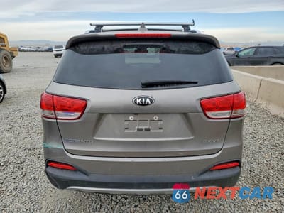 Zdjęcie 6 z 13 samochodu: 2017 KIA SORENTO VIN:5XYPH4A58HG232277 - miniatura