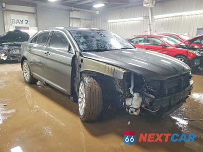 Czwarte zdjęcie samochodu z boku: 2018 FORD TAURUS LIMITED VIN:1FAHP2F8XJG110169 - miniatura