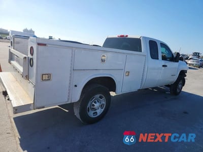 Trzecie zdjęcie samochodu z tyłu: 2013 CHEVROLET SILVERADO UTILITY / SERVICE TRUCK VIN:1GB2CVCGXDZ255525 - miniatura